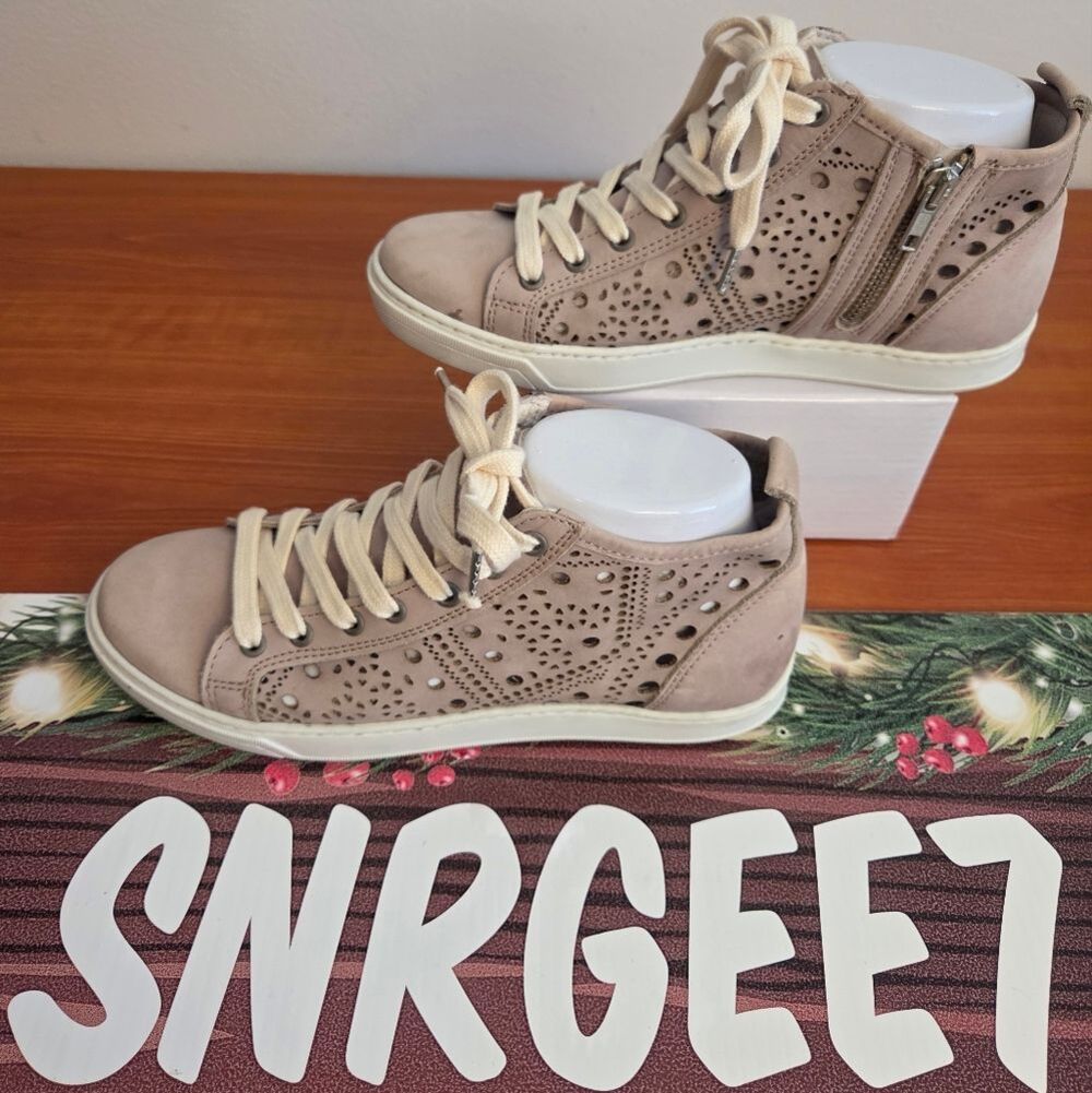 Steve Madden Laser Cut Zippered Suede Tan Woman's Mid Top Sneakers Sz 7 NWD